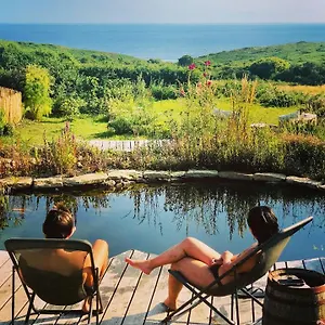 Bohémienne Regarde La Mer. Hébergement de vacances